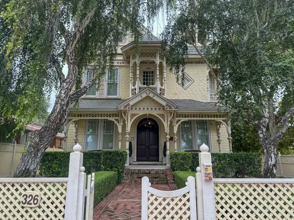 the victorian mansion