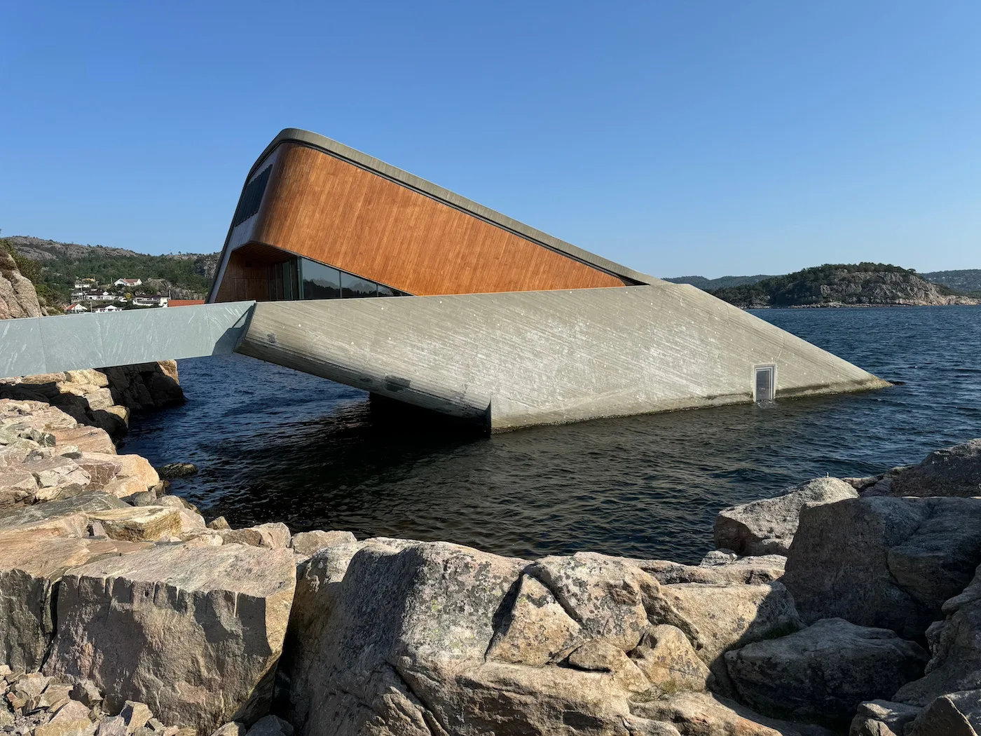underwater restaurant in Norway
