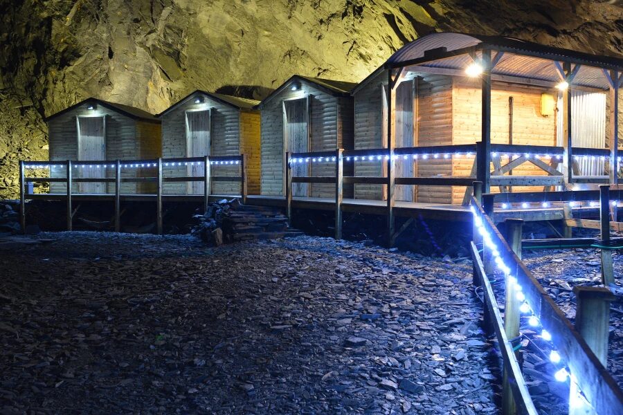 go below wales hotel
