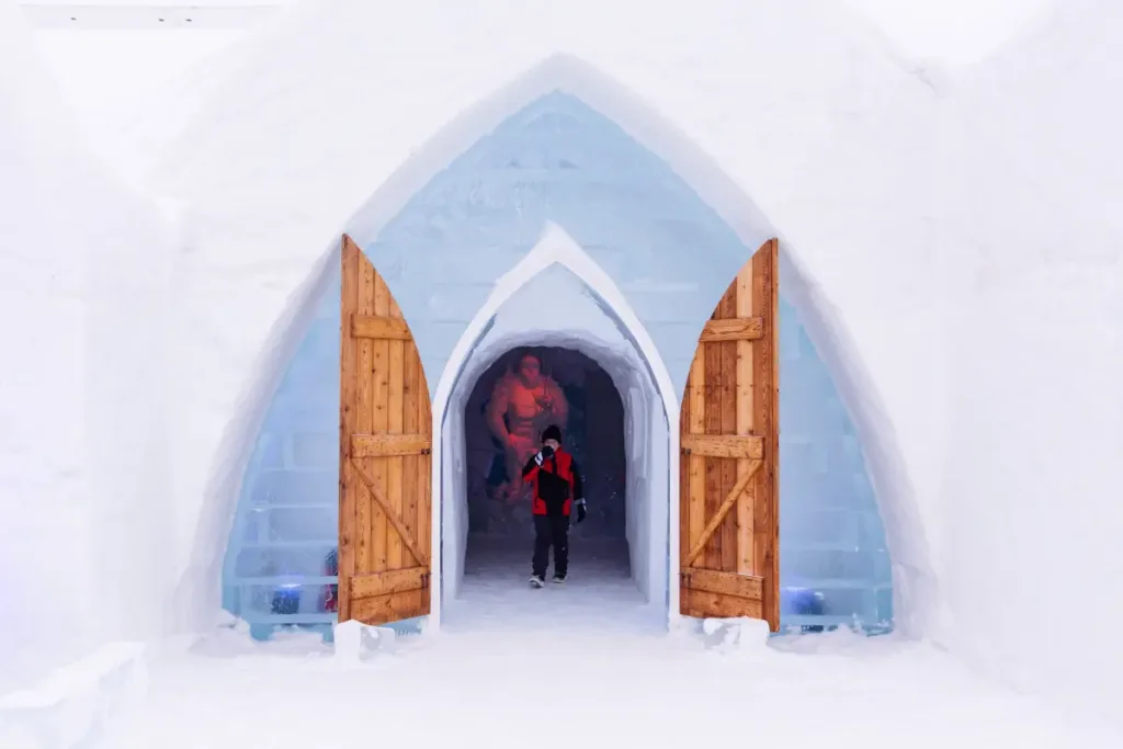 hotel de glace quebec