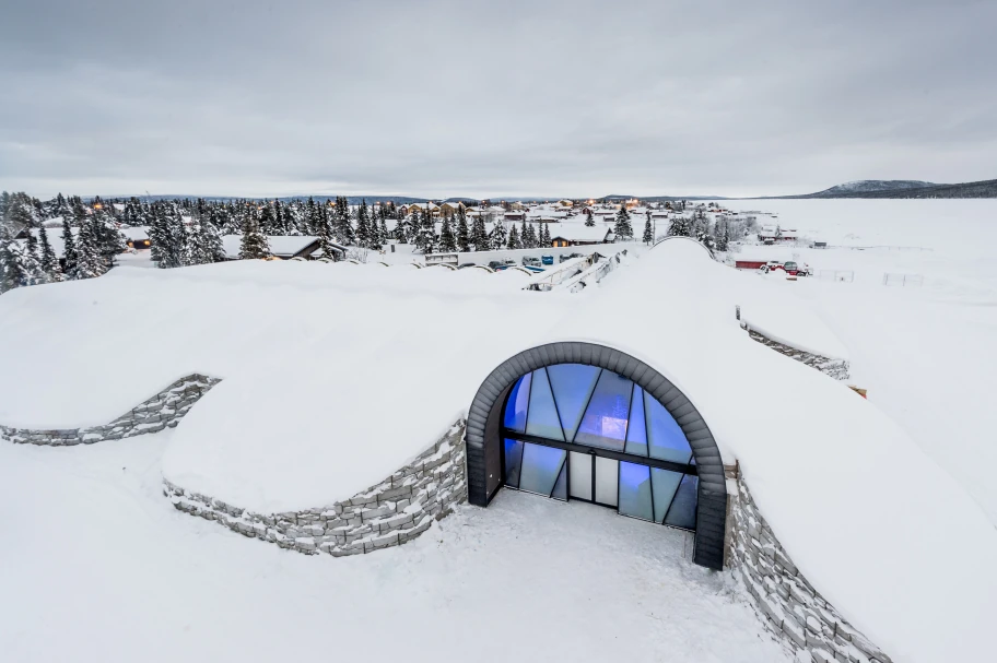 sleep in an ice hotel
