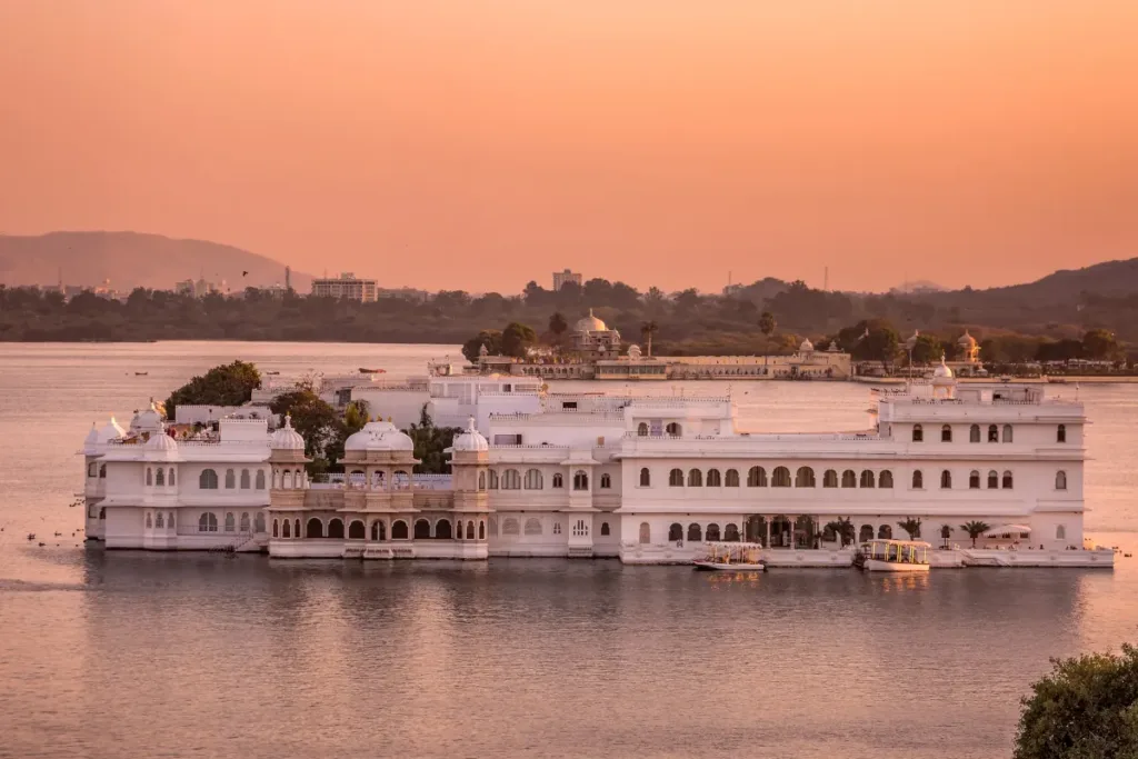 taj lake palace udaipur
